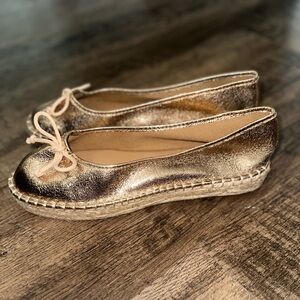US 11/UK 9 NWOT ASOS Gold Espadrille Flats